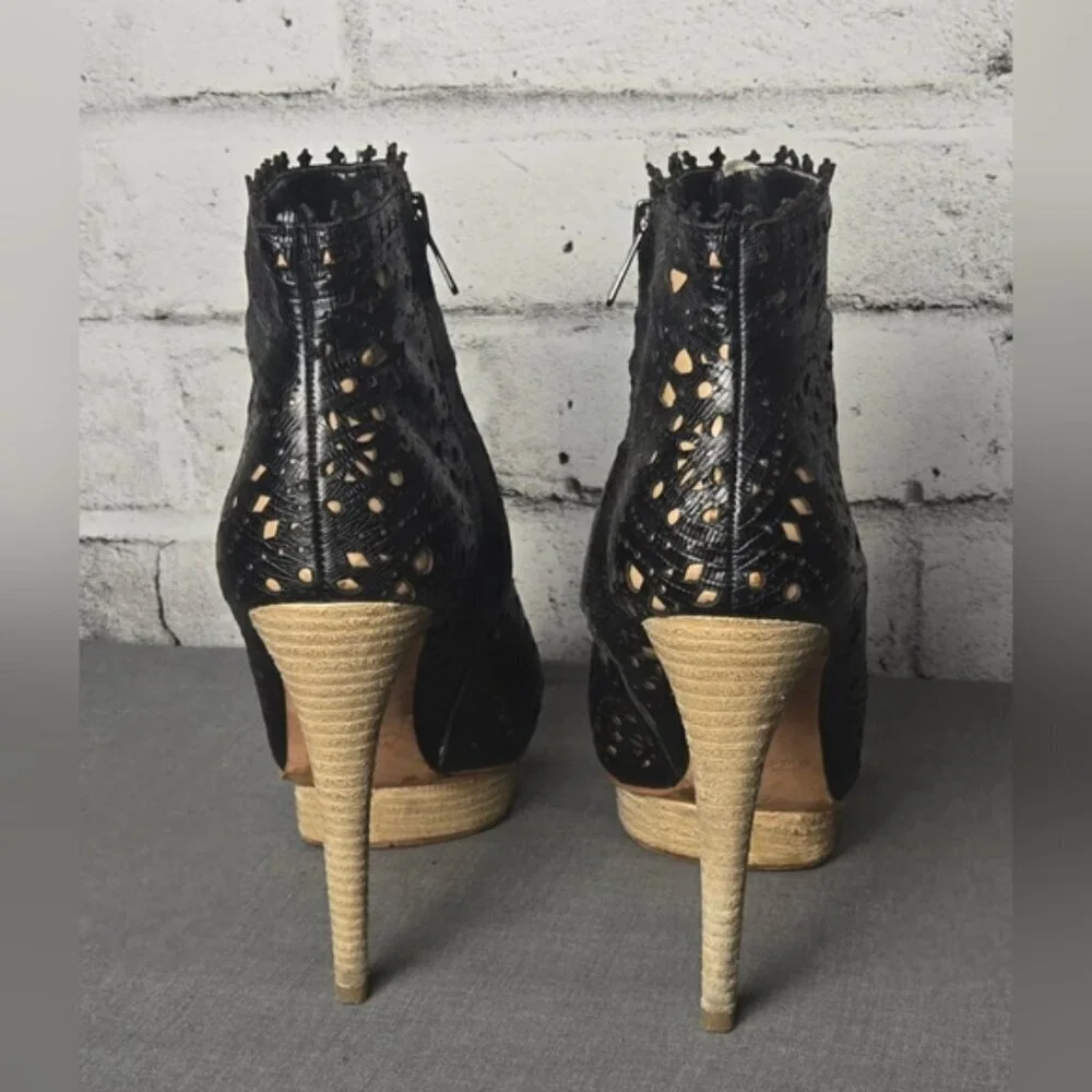 BCBGMAXAZRIA Laser Cut Platform Booties Black Tan Stiletto | 6.5